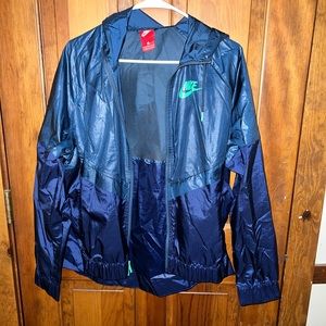 Nike womens running wind breaker